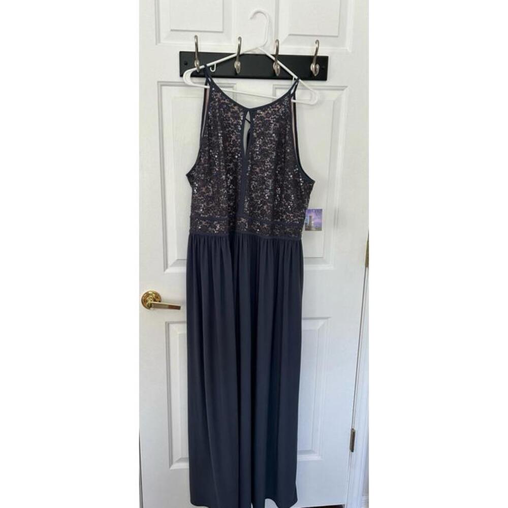 Prom dress - Picture 3 of 9